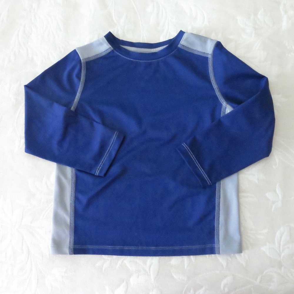 Amazon Essentials Dry-Fit Moisture Wicking Long-Sleeve T-Shirt Size 3T